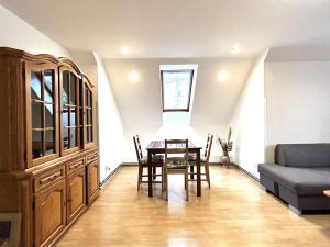 Pronájem bytu 2+1, Všenory, V Chaloupkách, 54 m2