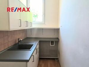 Pronájem kanceláře, Praha - Kobylisy, Horňátecká, 72 m2
