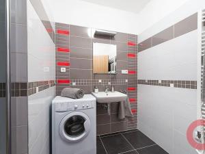 Pronájem bytu 1+kk, Praha - Vršovice, Holandská, 35 m2