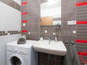 Pronájem bytu 1+kk, Praha - Vršovice, Holandská, 35 m2