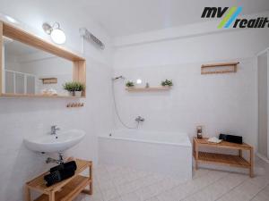 Prodej bytu 3+kk, Milovice, Lesní, 91 m2