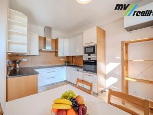 Prodej bytu 3+kk, Milovice, Lesní, 91 m2