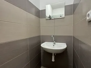 Pronájem obchodního prostoru, Kroměříž, Riegrovo náměstí, 101 m2