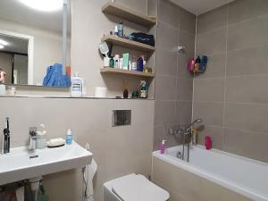 Pronájem bytu 2+kk, Praha - Ruzyně, Stochovská, 52 m2