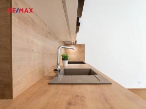 Pronájem kanceláře, Praha - Hloubětín, Poděbradská, 31 m2