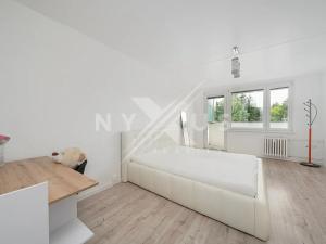Prodej bytu 3+1, Praha - Stodůlky, Běhounkova, 74 m2