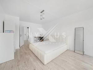 Prodej bytu 3+1, Praha - Stodůlky, Běhounkova, 74 m2