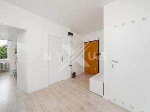Prodej bytu 3+1, Praha - Stodůlky, Běhounkova, 74 m2