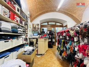 Pronájem obchodního prostoru, Uherské Hradiště, Masarykovo náměstí, 26 m2