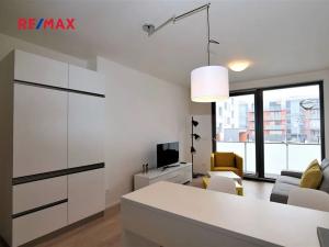 Pronájem bytu 2+kk, Praha - Kobylisy, Čumpelíkova, 64 m2