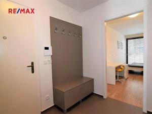 Pronájem bytu 2+kk, Praha - Kobylisy, Čumpelíkova, 64 m2
