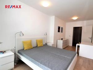 Pronájem bytu 2+kk, Praha - Kobylisy, Čumpelíkova, 64 m2