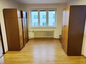 Pronájem bytu 2+1, Praha - Vršovice, Ukrajinská, 53 m2