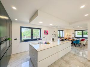 Prodej rodinného domu, Všejany, Pod Horama, 211 m2