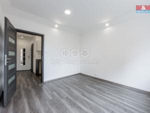 Pronájem bytu 2+1, Karlovy Vary, Charkovská, 49 m2