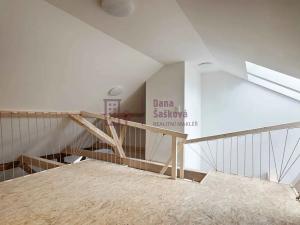 Pronájem bytu 1+kk, Jindřichův Hradec, nám. Míru, 67 m2