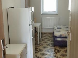 Pronájem bytu 1+kk, Hradec Králové - Plotiště nad Labem, Petra Jilemnického, 18 m2