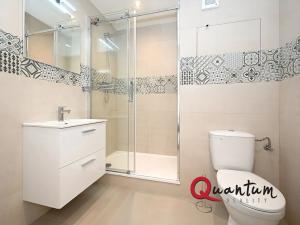 Pronájem bytu 1+kk, Praha - Troja, Svídnická, 26 m2