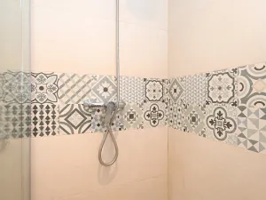 Pronájem bytu 1+kk, Praha - Troja, Svídnická, 26 m2
