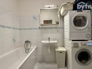 Pronájem bytu 2+kk, Olomouc - Nové Sady, Handkeho, 61 m2