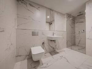 Prodej bytu 2+kk, Praha, Vítězné náměstí, 59 m2