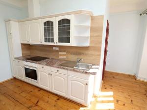 Pronájem bytu 1+kk, Uhlířské Janovice, Václavské náměstí, 26 m2