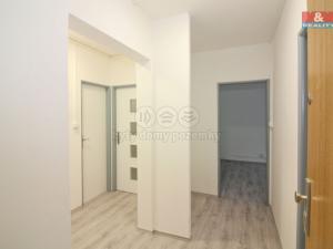 Pronájem bytu 3+1, Praha - Kobylisy, Slancova, 72 m2