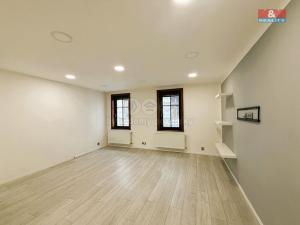 Pronájem bytu 1+1, Jablonec nad Nisou, Mírové náměstí, 45 m2