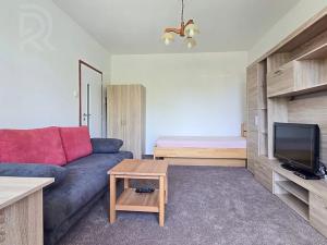 Pronájem bytu 1+1, Praha - Letňany, Dobratická, 31 m2