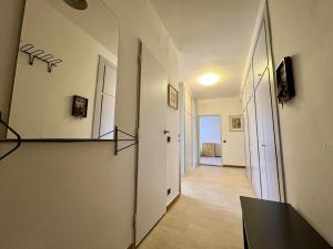 Pronájem bytu 2+1, Praha - Dejvice, Evropská, 67 m2