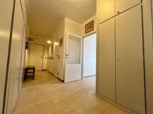 Pronájem bytu 2+1, Praha - Dejvice, Evropská, 67 m2