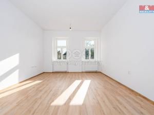 Pronájem bytu 1+kk, Třebechovice pod Orebem, Masarykovo náměstí, 41 m2