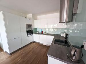 Pronájem bytu 3+kk, Praha - Holešovice, Jankovcova, 106 m2