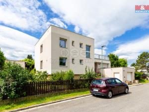 Prodej rodinného domu, Sezemice, Stavbařů, 242 m2