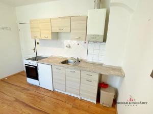 Pronájem bytu 1+1, Praha - Libeň, Za vodárnou, 30 m2