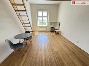 Pronájem bytu 1+kk, Praha - Smíchov, Na Valentince, 38 m2