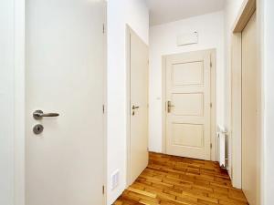 Pronájem bytu 2+kk, Praha - Břevnov, Šlikova, 48 m2