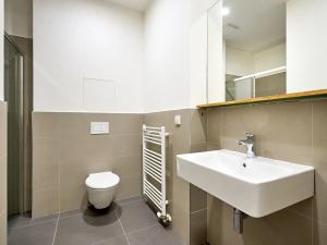Pronájem bytu 2+kk, Praha - Břevnov, Šlikova, 48 m2