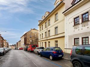 Pronájem bytu 2+kk, Praha - Břevnov, Šlikova, 48 m2