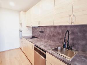 Pronájem bytu 3+1, Praha - Chodov, Křejpského, 66 m2