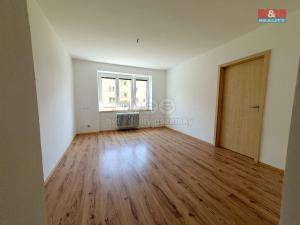 Prodej bytu 2+1, Oslavany, Hlavní, 59 m2
