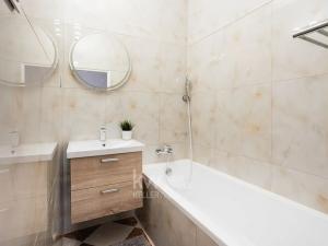 Pronájem bytu 2+1, Praha - Dejvice, Evropská, 60 m2