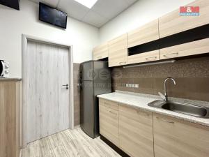 Prodej obchodního prostoru, Čelákovice, náměstí 5. května, 96 m2