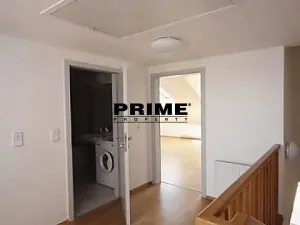 Pronájem kanceláře, Praha - Smíchov, Štefánikova, 147 m2