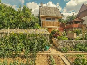 Prodej chaty, Hradčany, 24 m2
