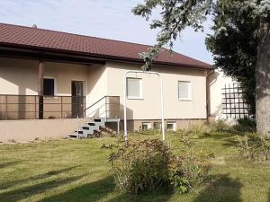 Pronájem rodinného domu, Kostelec nad Černými lesy, 260 m2