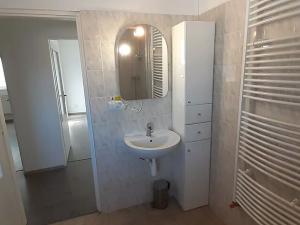 Pronájem rodinného domu, Kostelec nad Černými lesy, 260 m2