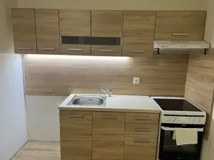 Pronájem bytu 2+kk, Liberec, Dobiášova, 40 m2