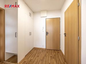 Pronájem bytu 2+kk, Praha - Modřany, Jordana Jovkova, 44 m2