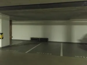 Pronájem garážového stání, Praha - Vysočany, Poděbradská, 12 m2